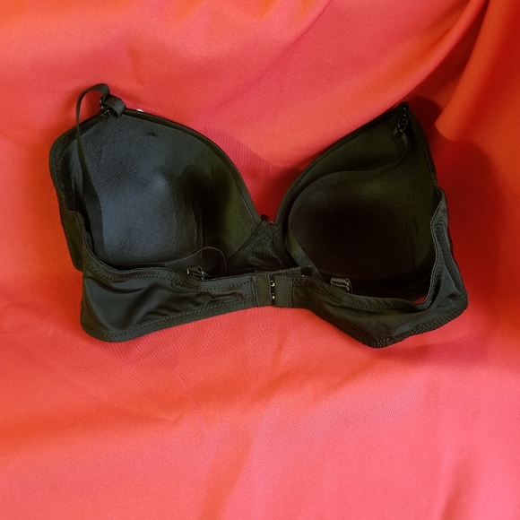 Bras - Picture 2 of 2